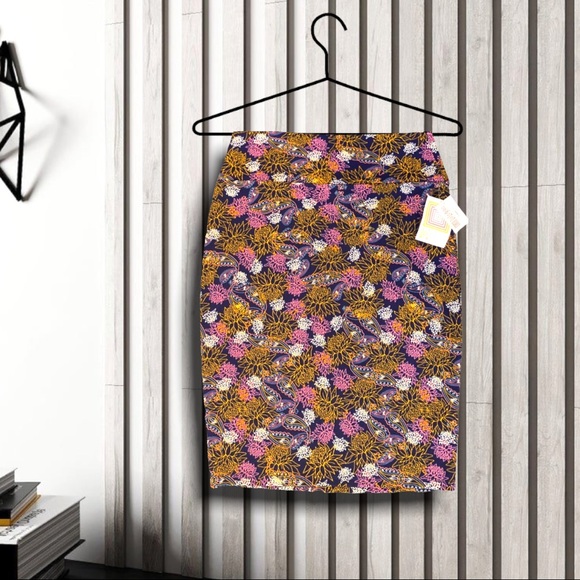 LuLaRoe skirt NWT Cassie Summer print eggplant peony white yellow pencil style L